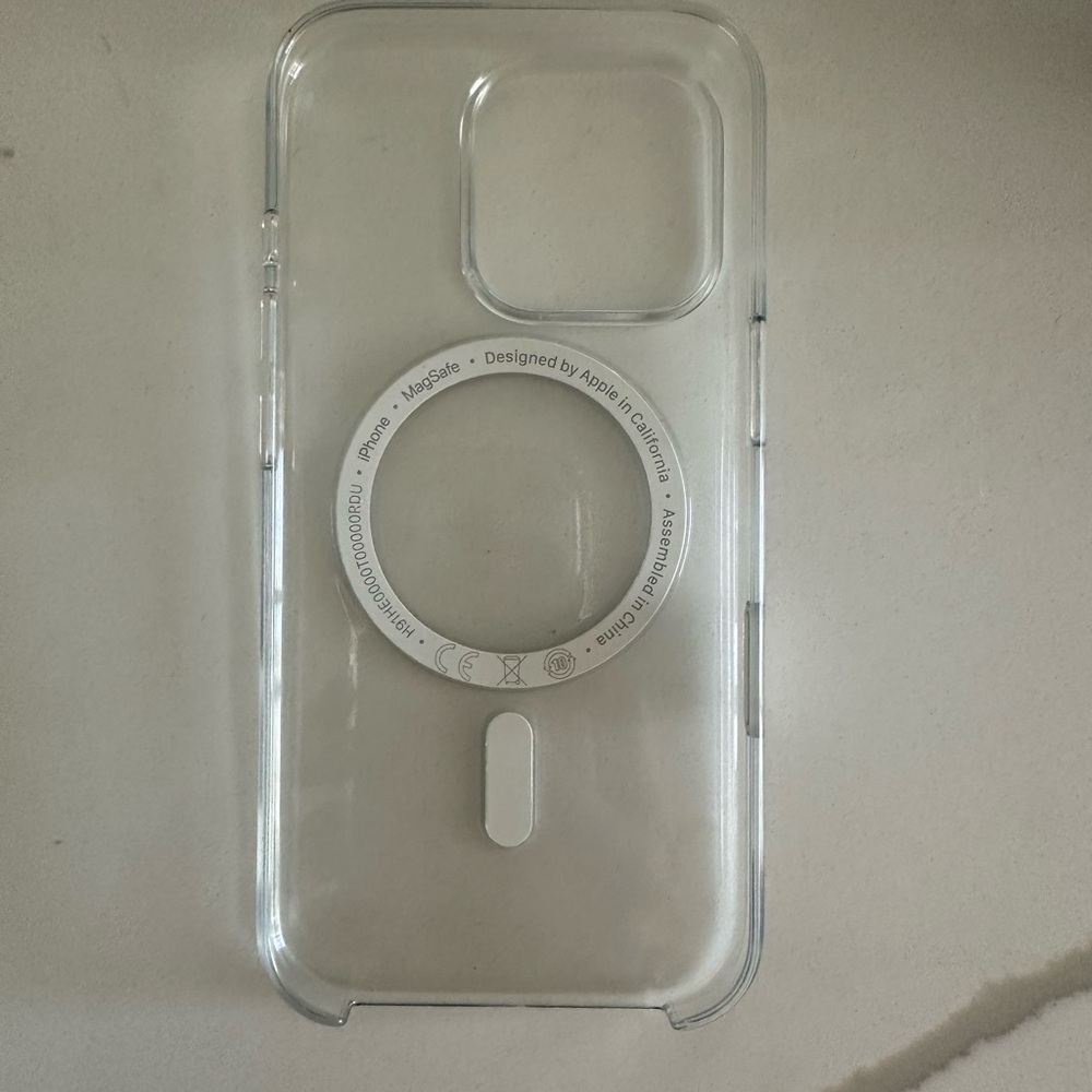 Apple Clear iPhone 15/16 Pro Case with MagSafe